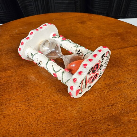 Day of the Dead Candy Skull and Rose Sand timer with Red Sand - Picture 3 of 6